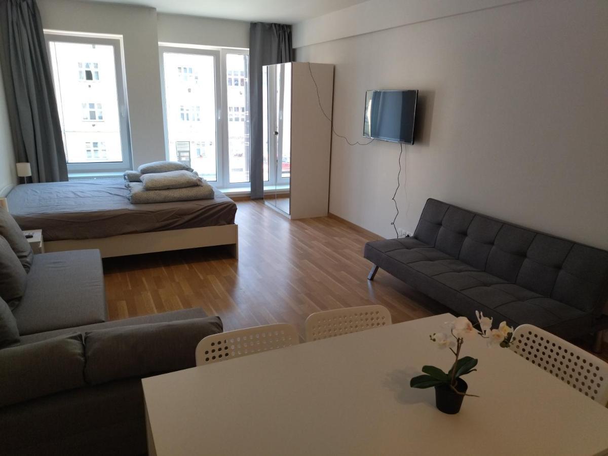 Brand New Two Room Apartment #34 With Free Secure Parking In The Center Praga Esterno foto